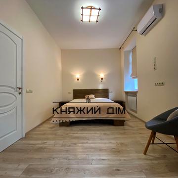 Павла Загребельного вул. (Миколи Раєвського), 34