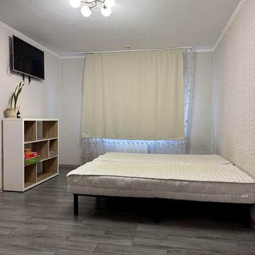 Михайла Донця вул., 2-Б