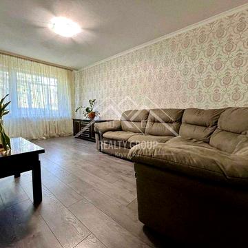 Продаж 2к квартира  на Космонавтів ( Тинка)