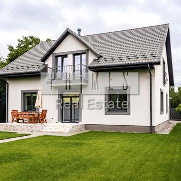 Зарічна вул.