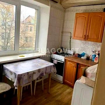 Продаж 2х-тної квартири Виборзька ! метро Шулявка ! Є-відновлення