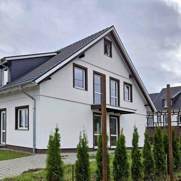 Продаж котеджу з частковим ремонтом. С.Солонка поряд зі Львовом.