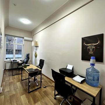 Незалежності вул., 11