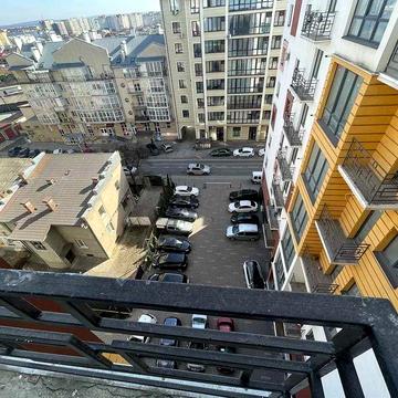 Здана двокімнатна в центрі готова до ремонту. ЖК Залізнична