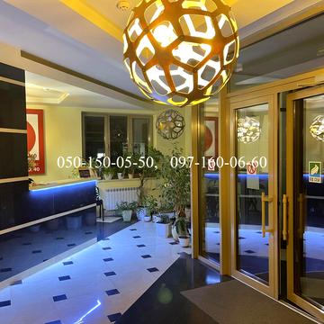 Патріарха Мстислава Скрипника вул., 40