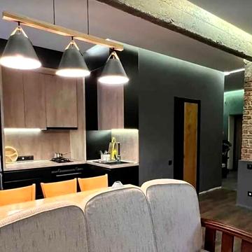 Продаж двокімнатної квартири з дизайнерським ремонтом в Центрі