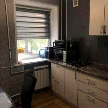 Продам 1 комнатную квартиру в р-не метро Дворец спорта.