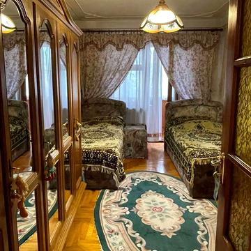 Павла Тичини просп., 5