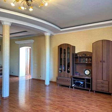 Продам гарний будинок у Центрально-міському районі (Карачуни)