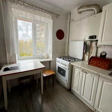 Продаж двокімнатної квартири в центрі міста