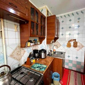 Продам 2 комнатную квартиру возле ТРЦ Волна