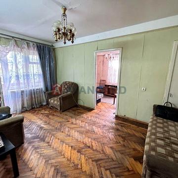 Продам 2-кімнатну квартиру, 5/5 поверх, 44 м.кв;. Під ремонт