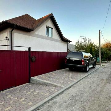 Продам 2-х этажный дом с ремонтом район ул. Киевской Днепр