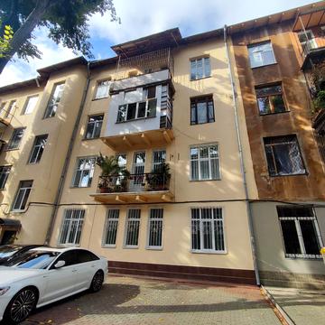 Пироговська вул., 3