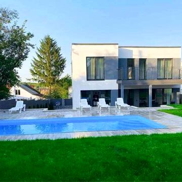 Оренда Будинку з Басейном та гарним ремонтом Наварія