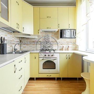 Оренда 3-кімнатного півособняка на вул Папоротна