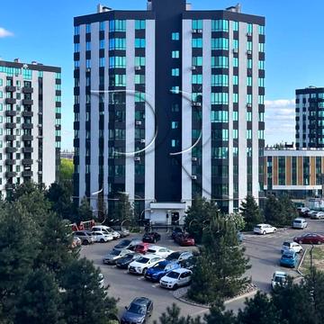 Героїв Небесної Сотні просп., 16/10