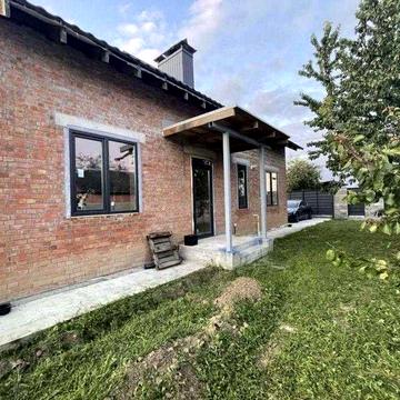 У продажу просторий будинок