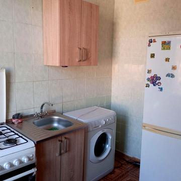 2кімнатна з усіма меблями і технікою на Кругу