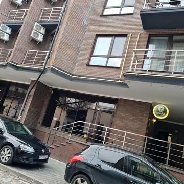 Маєра Балабана вул., 12