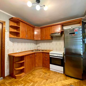 Злуки просп., 15