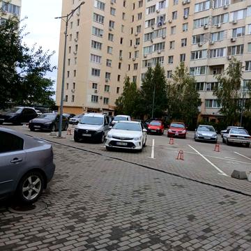 Владислава Бувалкіна вул., 56