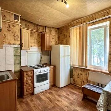 Академіка Корольова вул., 112