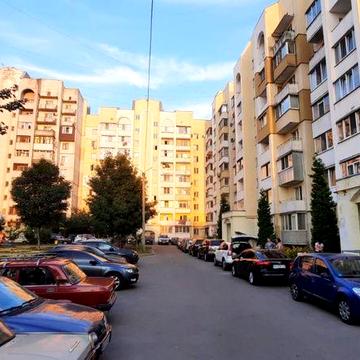 Продам 3-хкомн. кв. Роганский ж/м. М. Индустриальная. Ул. Плиточная