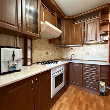 Кобзарська вул., 61