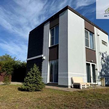 Тракторобудівників просп., 79б