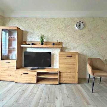 2-к. Богдана Гаврилишина, 6 Політехнічний інститут 2 хв.
