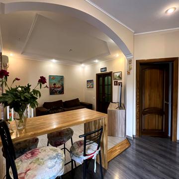 Перемоги вул., 12