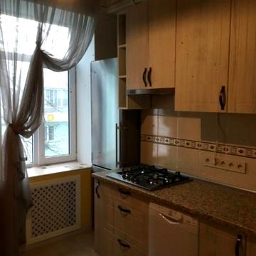 Михайла Грушевського вул., 28/2