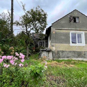 Продаж окремо стоячого будинку в місті Бібрка, без ремонту