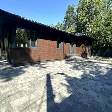 Євгена Коновальця вул.