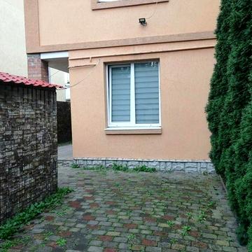 Оренда будинку біля парку, в. Озерна