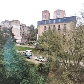 Василя Тютюнника вул. (Анрі Барбюса), 22-26