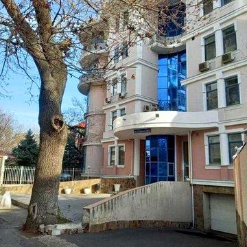 3- комнатная квартира Мукачевский переулок/ Музкомедия