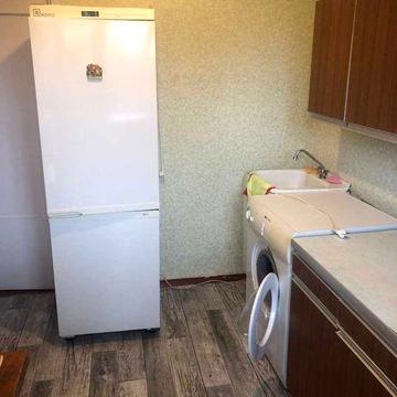 Цегляний будинок. Зручний 2й поверх. Хороший район