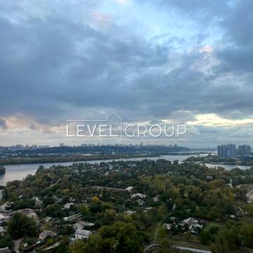 Дніпровська набережна вул., 20-Б