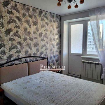 Продам трикімнатну квартиру 64 кв.м