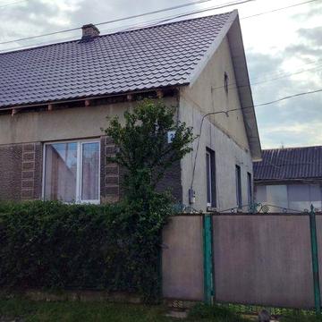 Продаж напівособняку в центрі с.В.Березний