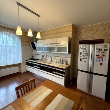 Хутірська вул. (Жовтнева), 12