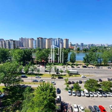 Ревуцького вул., 7