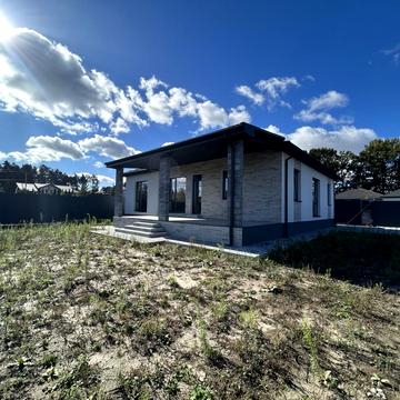 Євгена Плужника вул.