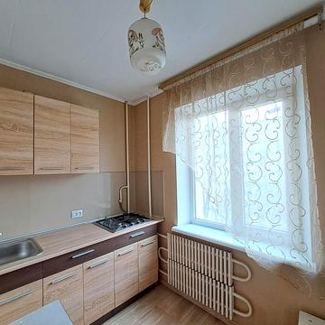 Коновальця вул., 6