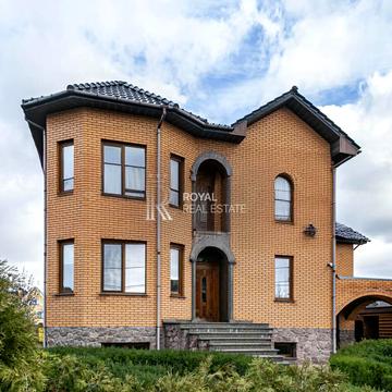 Петрівська вул., 50