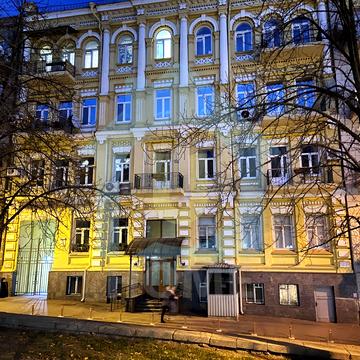 Антоновича вул. (Горького), 15