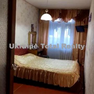 Володимира Івасюка просп. (Героїв Сталінграду), 44