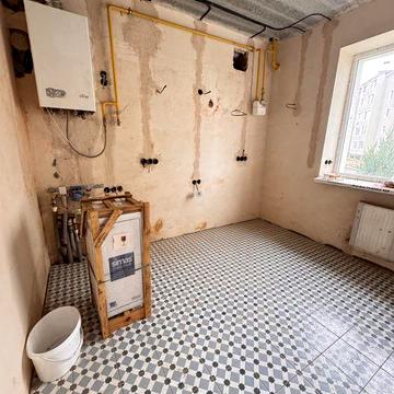 Продаж 1к квартири 47м2 з частковим ремонтом!